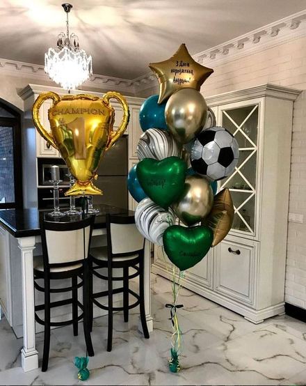 Композиция из шаров \"Чемпион С Днем Рождения\" — купить за 4800 ₽ Композиция из шаров \"Чемпион С Днем Рождения\" — воздушные шары с доставкой в Москве