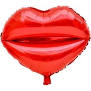 Губы красные