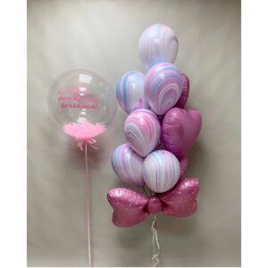 Композиция фонтан из шаров большой прозрачный шарс с перьями с днем рожденя