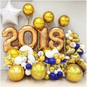 Композиция из шаров на новый год "Бой курантов"