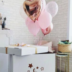 Фонтан из шаров и подарочная коробка - Дыхание весны